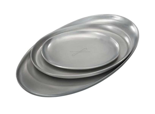 Oval silver-colored Kerzenteller, handcrafted aluminum, 10 x 17 cm.