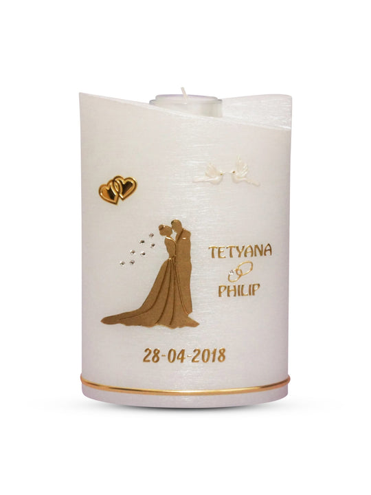 Hochzeitskerze Brautpaar in Gold auf einer Perlmutt Kerze